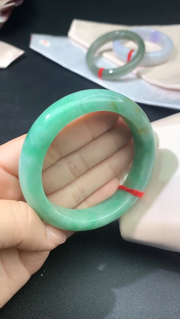 未镶嵌手镯翡翠手镯