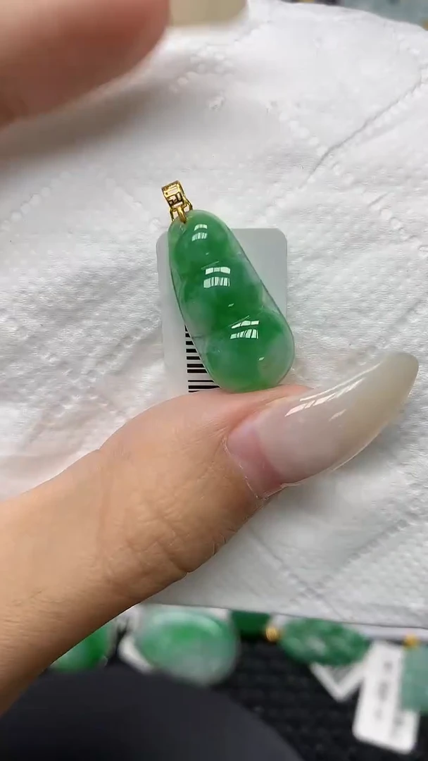 颈饰18K金镶嵌翡翠11111111111