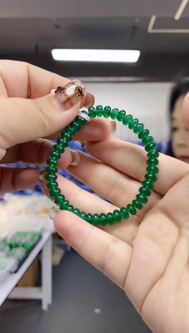 【闪购商品】翡翠手串未镶嵌多样性发其一颜色微差