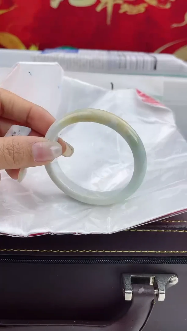 【闪购商品】翡翠手镯（贵妃镯）未镶嵌翡翠手镯（微瑕）13