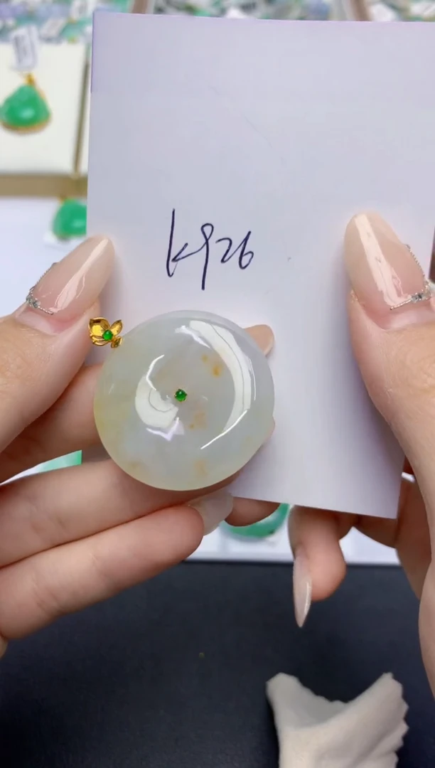 翡翠18K金镶嵌颈饰天然缅甸A货翡翠