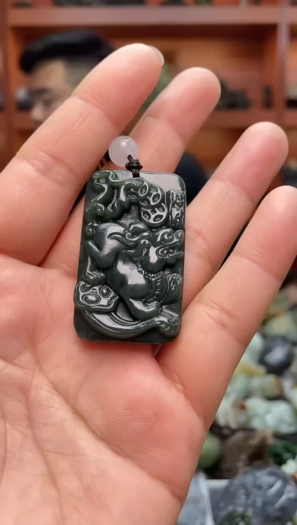 未镶嵌和田玉把件1