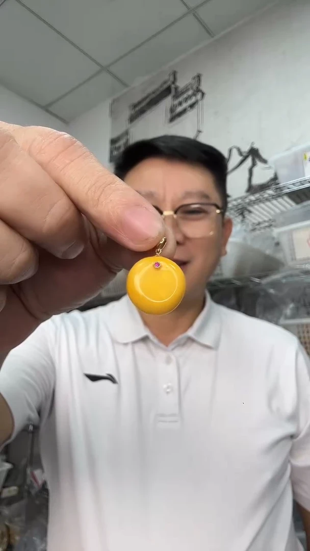 裸石琥珀未镶嵌（有瑕介意勿拍）