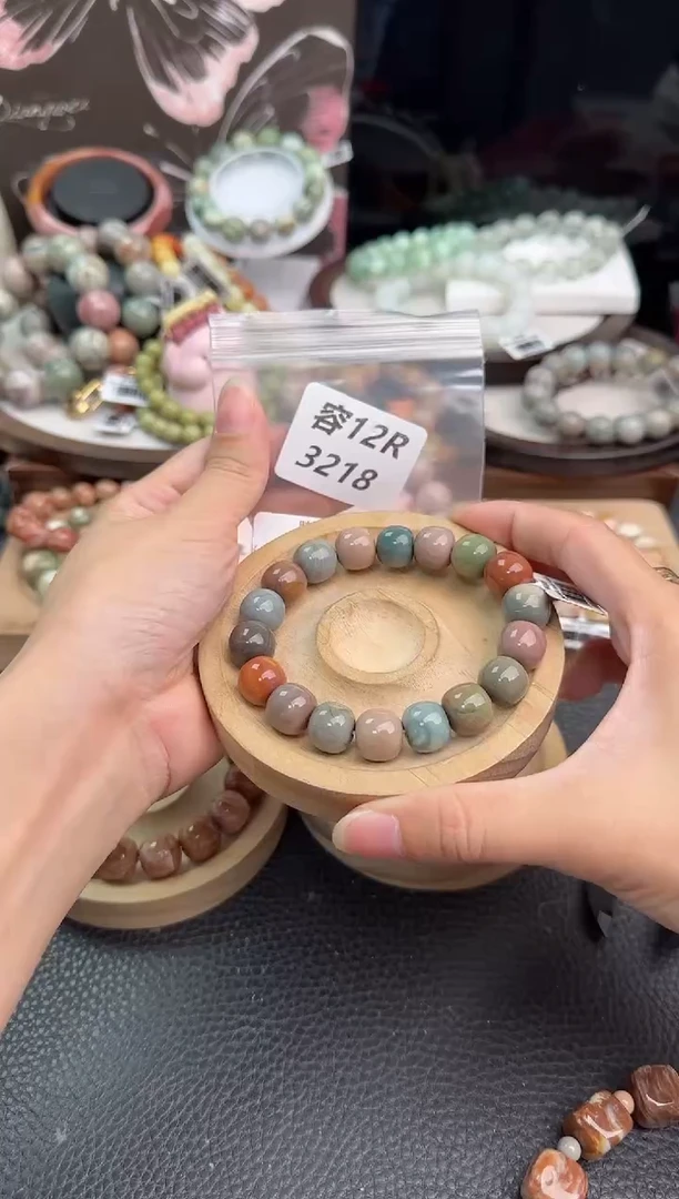 未镶嵌手链石英质玉A****?12R3218