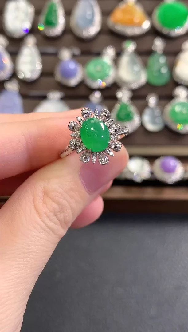 18K金镶嵌戒指翡翠冬日珠宝W22