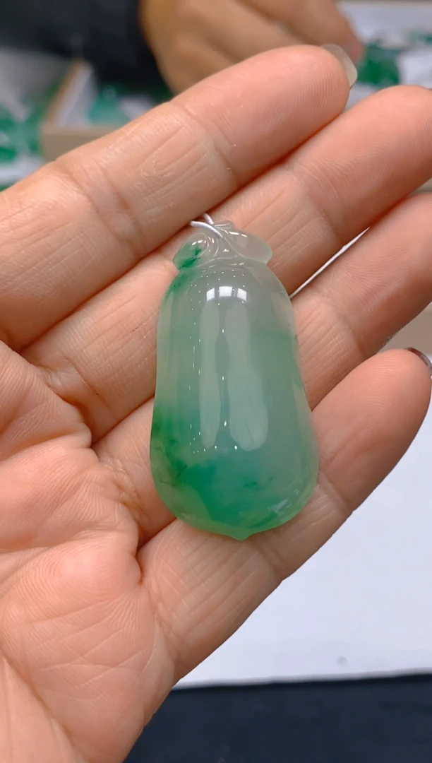【闪购商品】石英质玉颈饰未镶嵌冰美人A货非洲翠