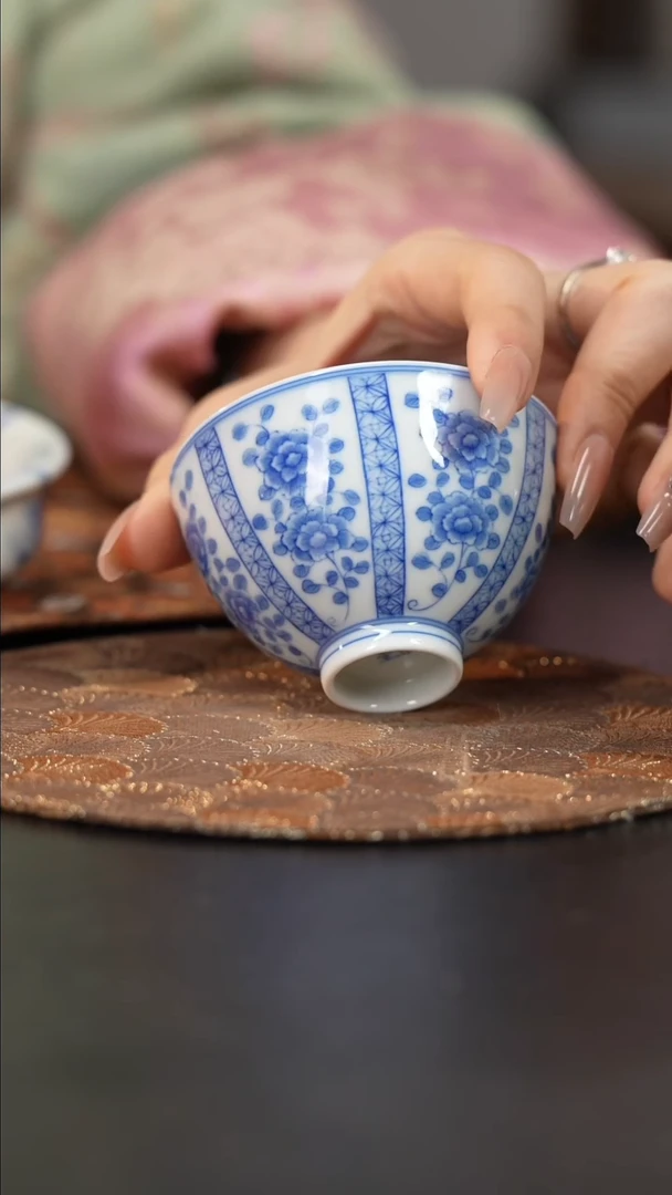 【闪购商品】杯看山柴窑青花花卉