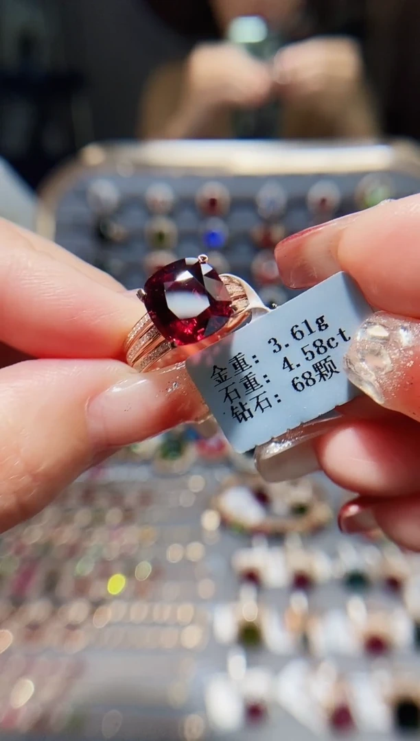 18K金镶嵌戒指碧玺4.58