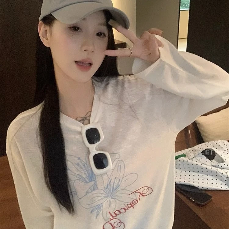慵懒风休闲长袖圆领印花T恤女夏季宽松显瘦防晒罩衫白色薄款上衣