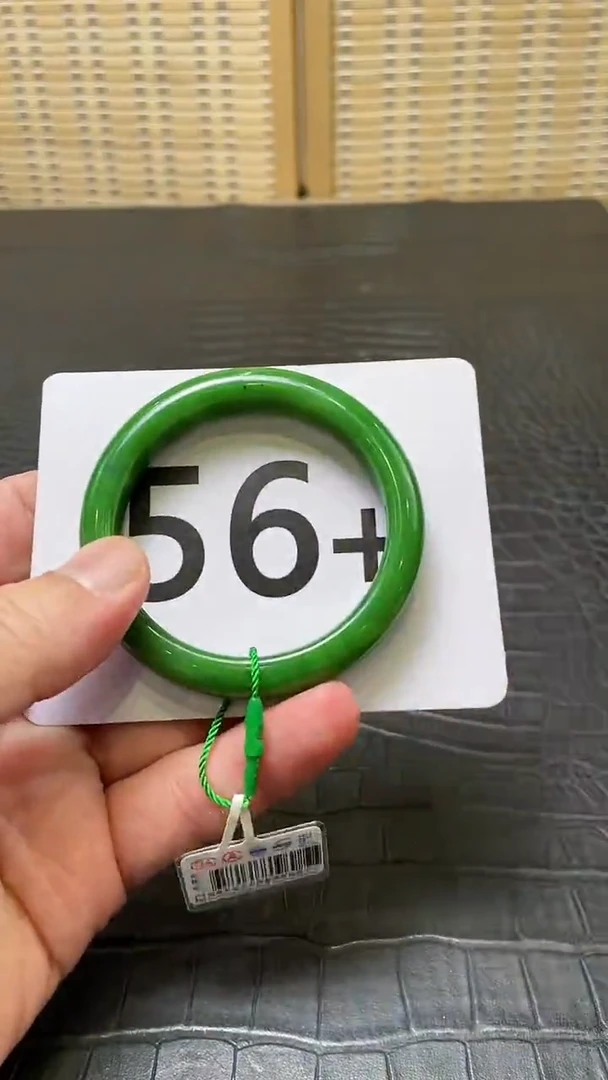 和田玉（碧玉）手镯未镶嵌一个