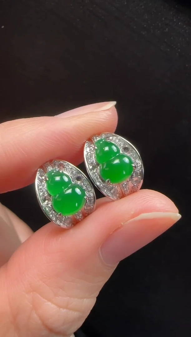 18K金镶嵌翡翠耳饰408葫芦一对