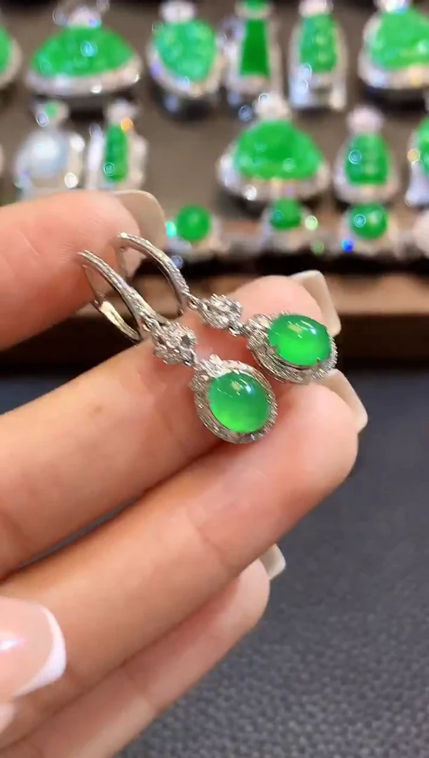 18K金镶嵌翡翠耳饰C5