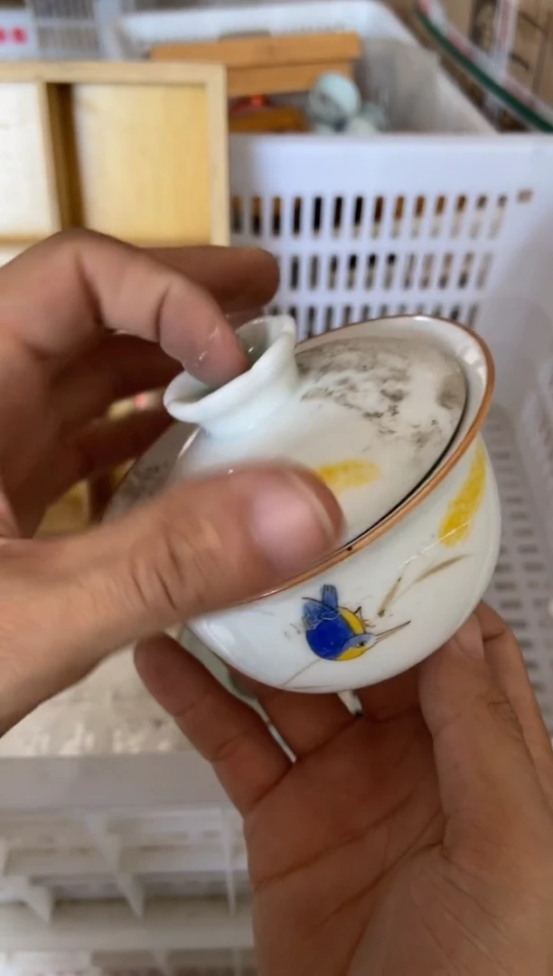 无运费险有瑕疵的摄影的产品有使用过的痕迹有点脏介意勿拍
