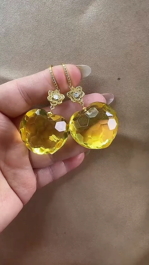 未镶嵌颈饰琥珀耳环