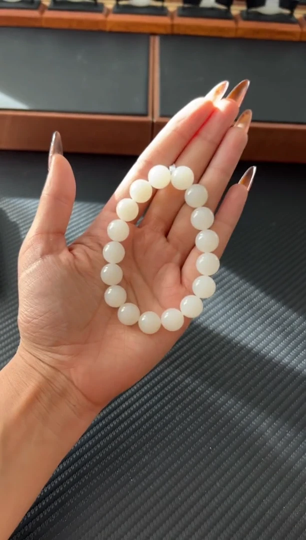 未镶嵌手串和田玉黑山微色差卡12s