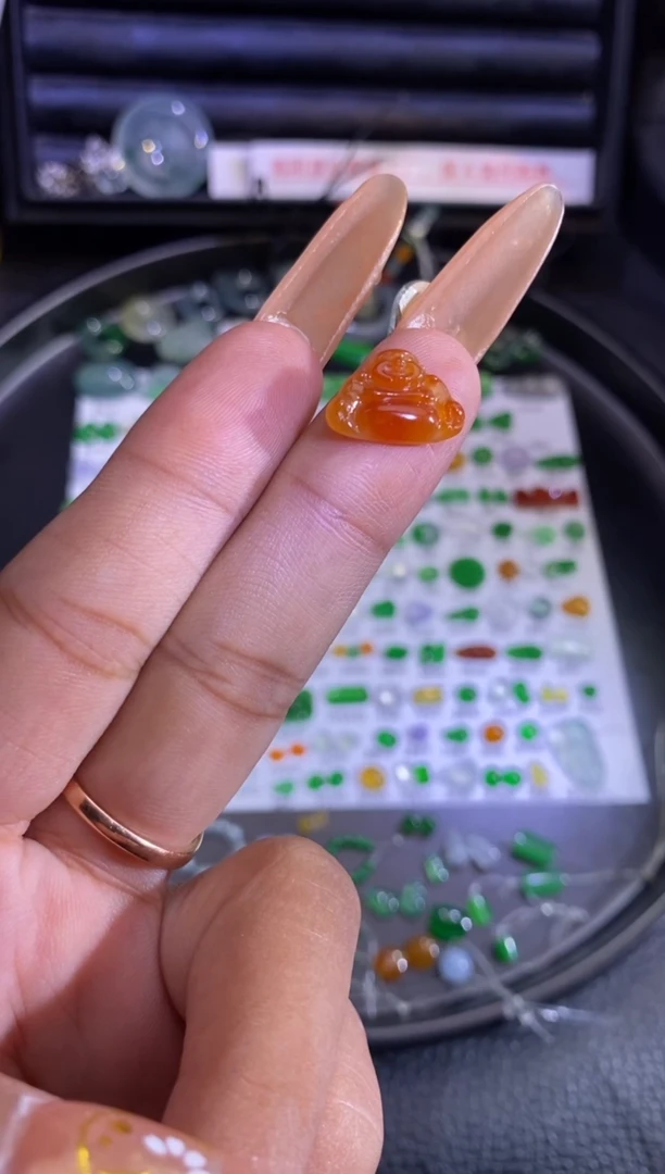 未镶嵌挂件翡翠佛