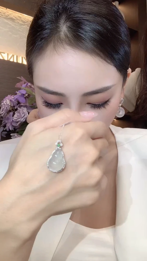 吊坠(不含链)18K金镶嵌翡翠A20