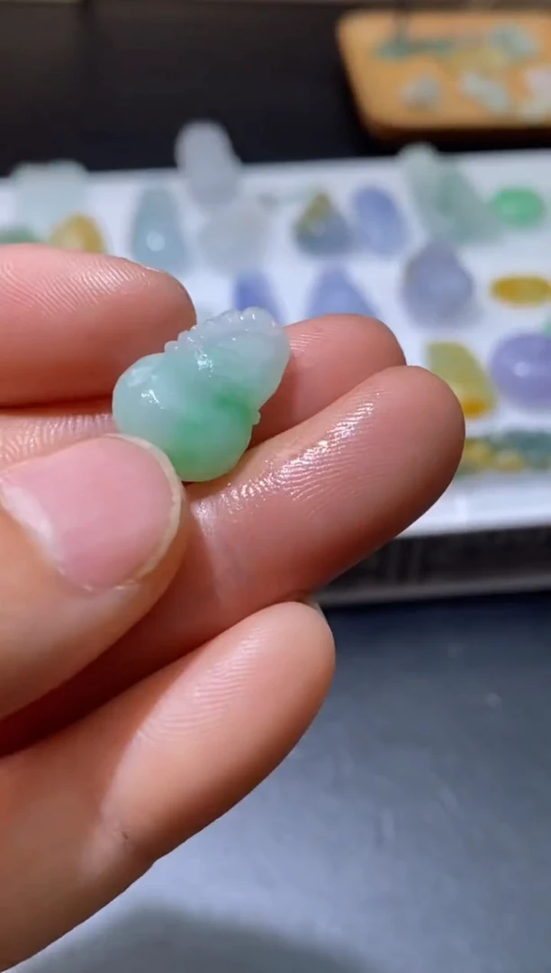 【闪购商品】定制翡翠未镶嵌翡翠毛货~