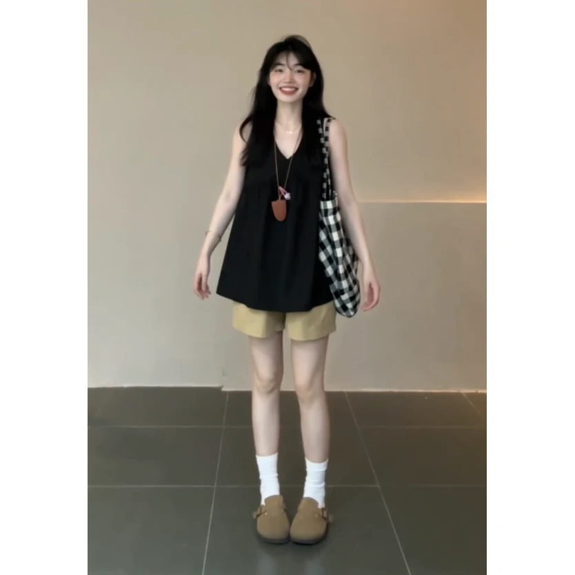 五一出行穿搭夏季新款女韩系V领宽松吊带上衣百搭高腰阔腿短裤子