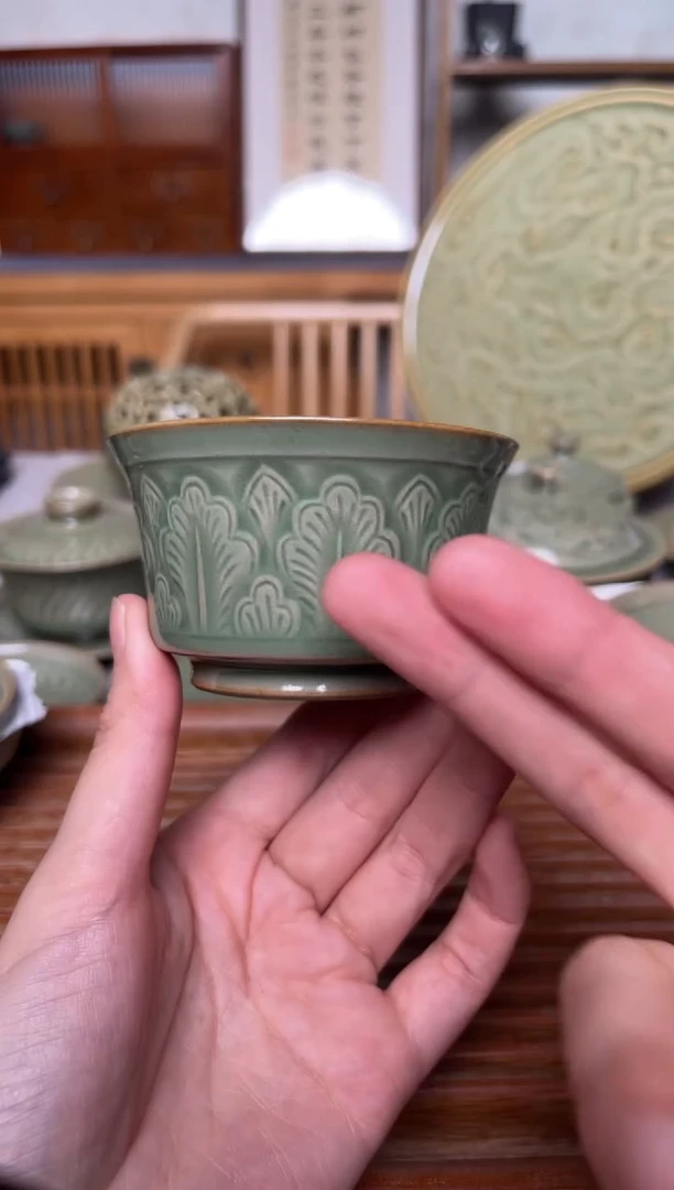 瓷器耀州窑蕉叶扯足杯   微瑕