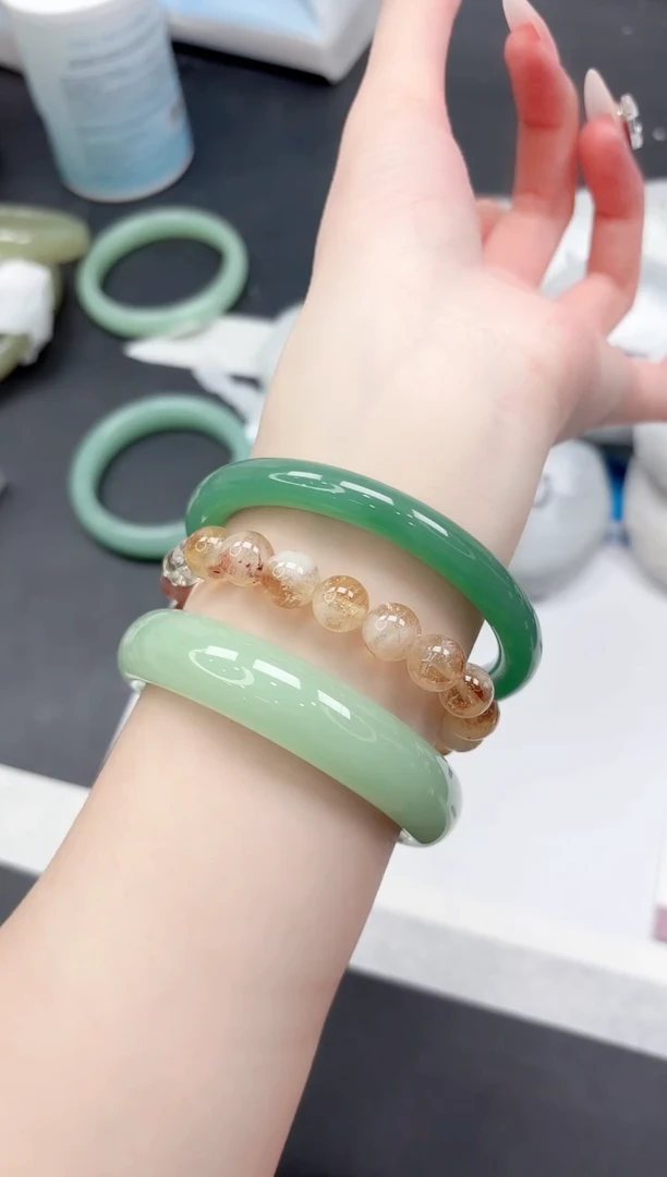 未镶嵌手镯石英质玉259-60.2