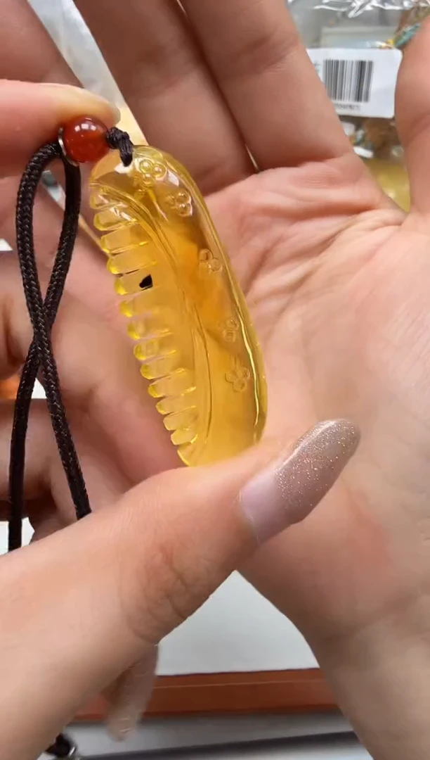 裸石琥珀未镶嵌如图