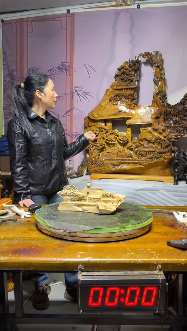 金丝楠冲****霸金丝楠木雕刻摆件