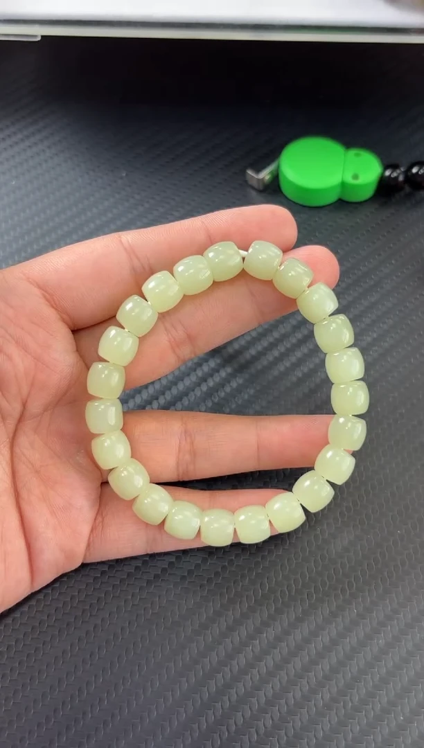 和田玉未镶嵌手串若羌微色差卡7*8