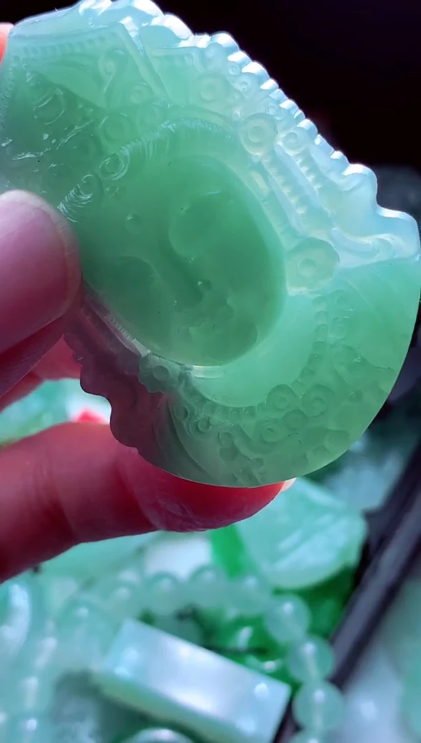 未镶嵌定制翡翠蓝**?翡翠毛货定制