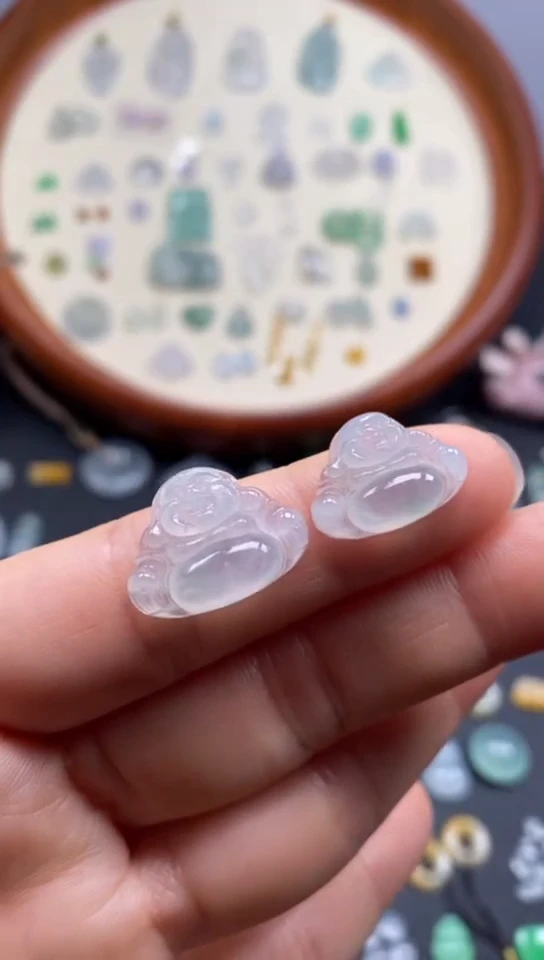 翡翠未镶嵌颈饰冰佛公1对/芬