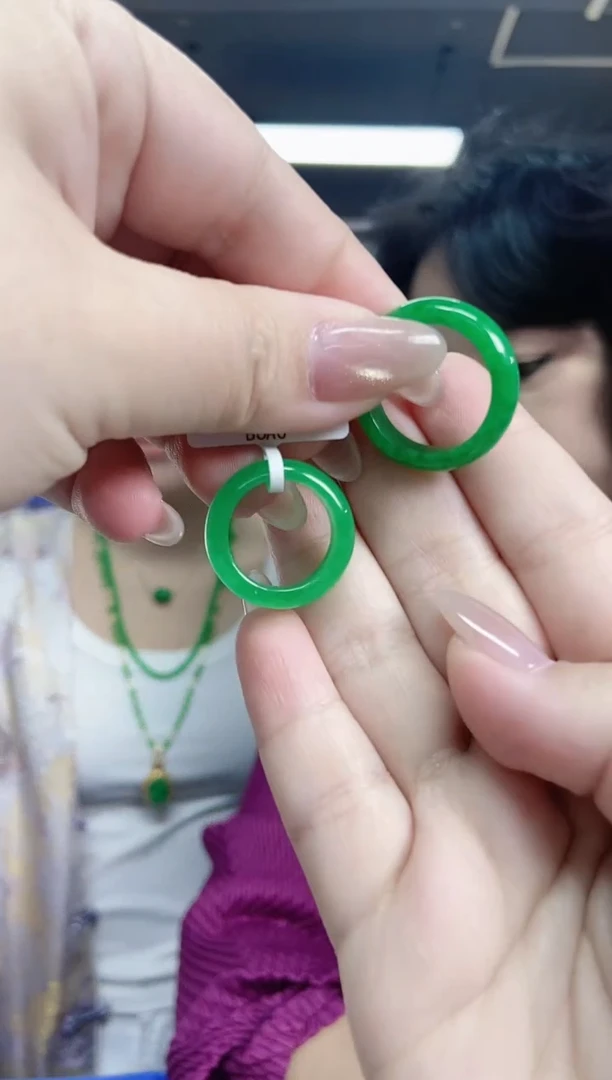 【闪购商品】翡翠戒指未镶嵌多样性发其一颜色微差