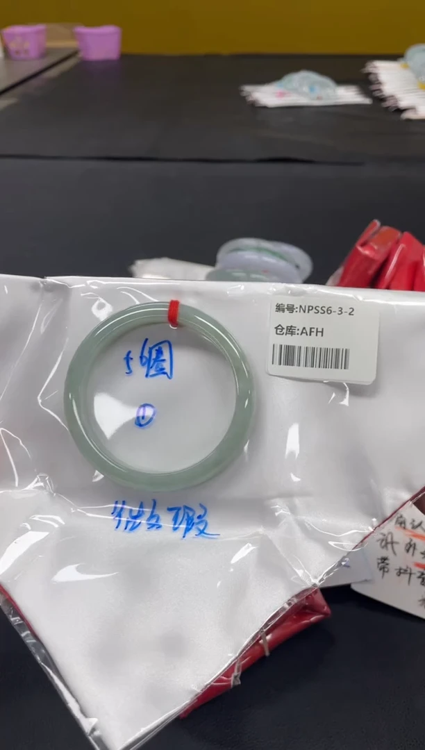 未镶嵌手镯翡翠翡翠手镯