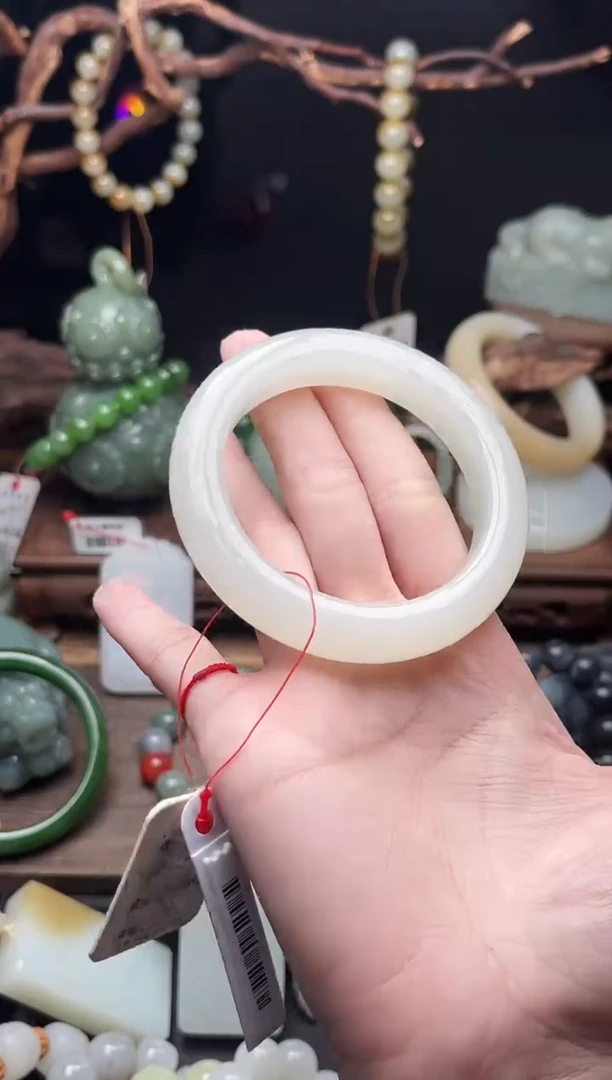 和田玉手镯未镶嵌青海白玉 55圈9009109