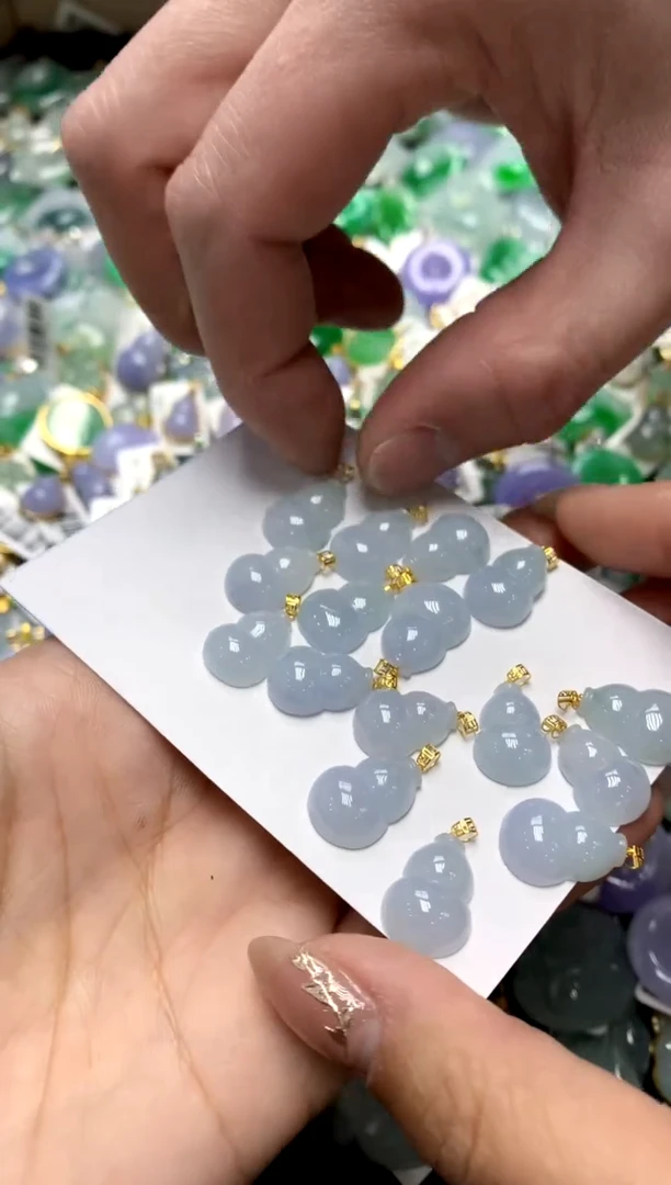 【闪购商品】翡翠颈饰18K金镶嵌11111111（多样性发其一）