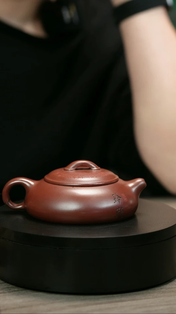 茶壶紫砂张*飞H2357李传荣刻绘乳瓢