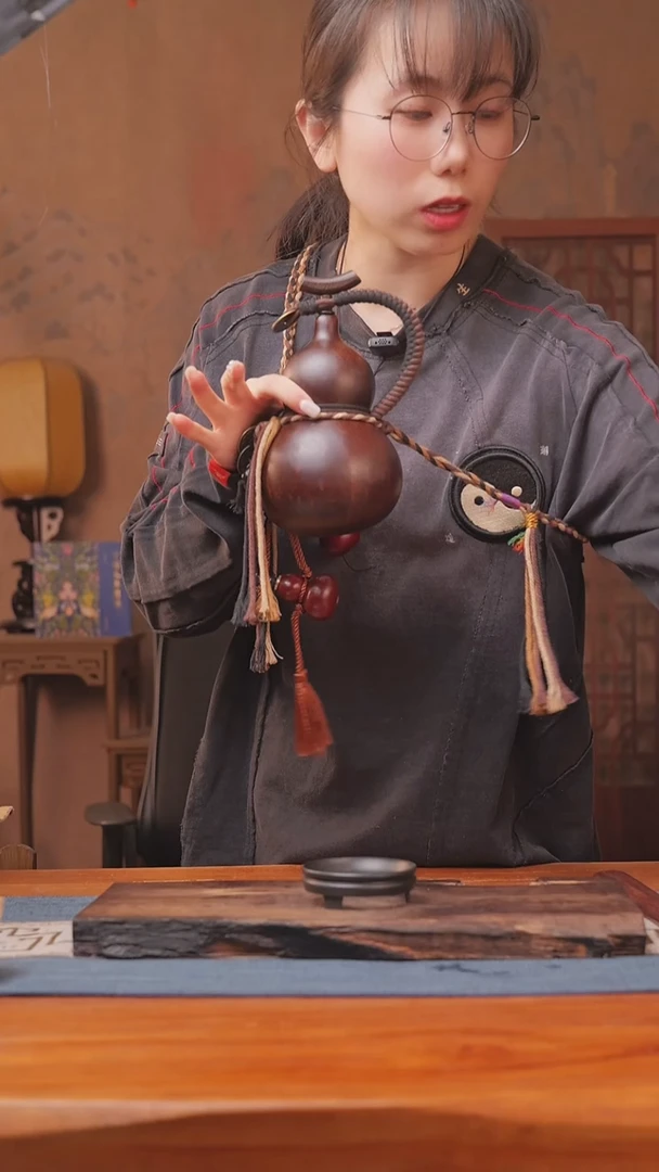 1028号链接精品大漆葫芦现货现发[一物一拍]