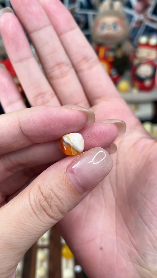 裸石琥珀未镶嵌?蜜蜡