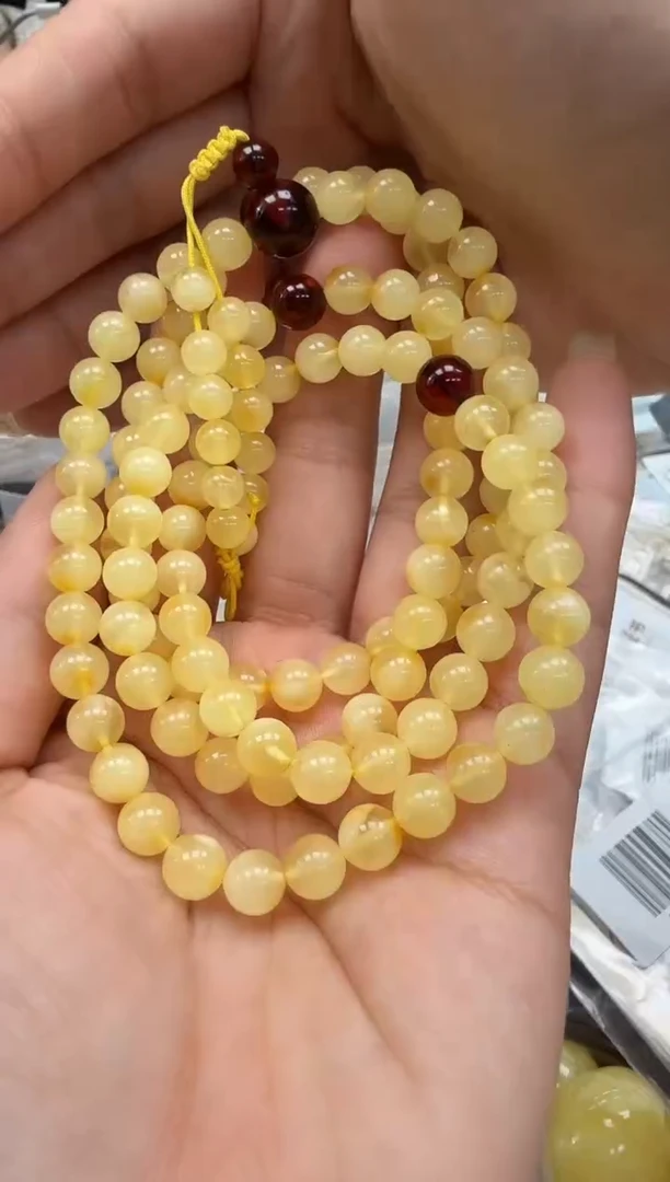 未镶嵌琥珀裸石如图