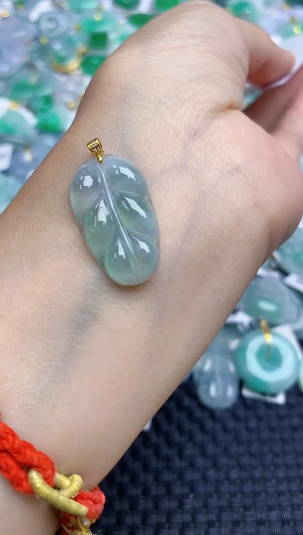 颈饰18K金镶嵌翡翠天然缅甸A货翡翠百元以上9元证书费自理