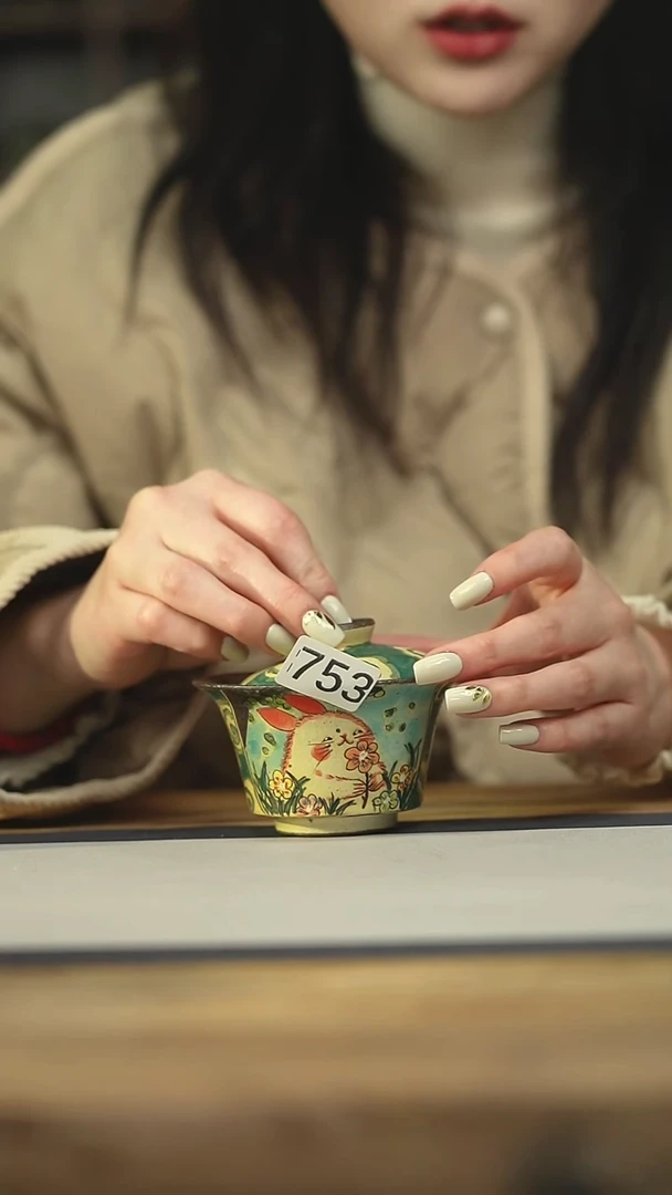 设计师手作款迷糊手绘盖碗