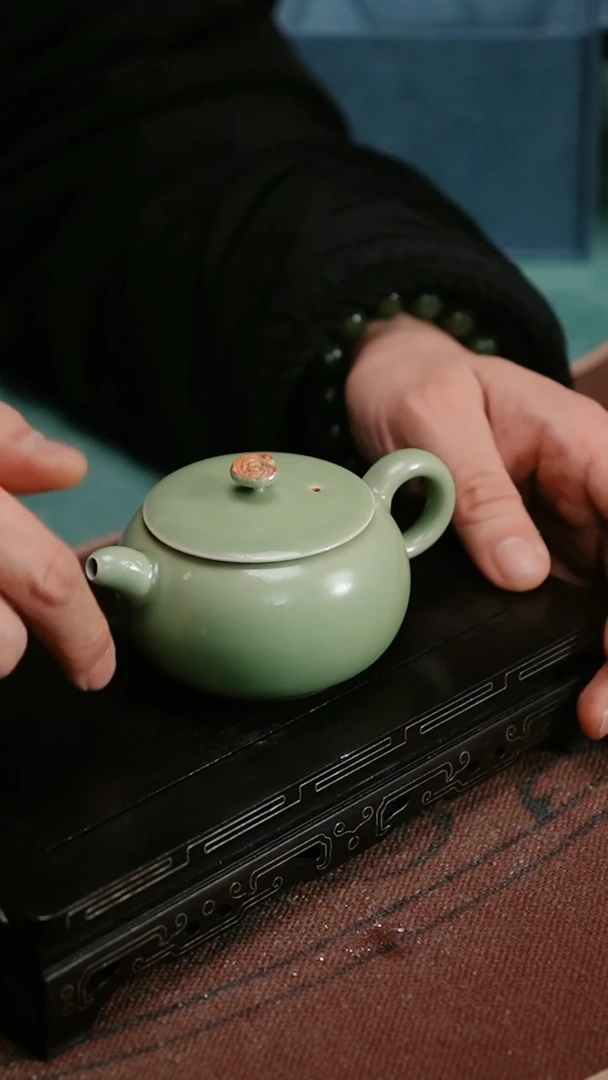 【闪购商品】161-1灵芝豆青单壶-龙泉青瓷豆青