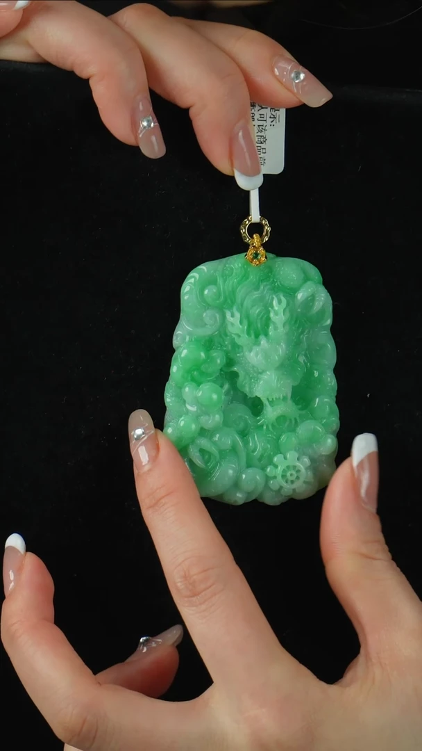 颈饰未镶嵌翡翠观音