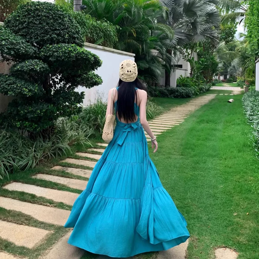 法式高级感性感露背V领挂脖连衣裙女夏海边度假显瘦气质大摆长裙