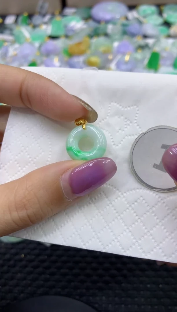 颈饰未镶嵌翡翠天然缅甸翡翠A货