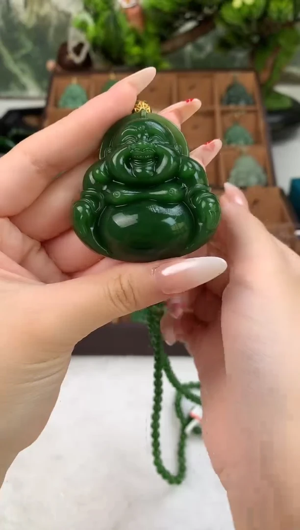 颈饰未镶嵌和田玉吊坠