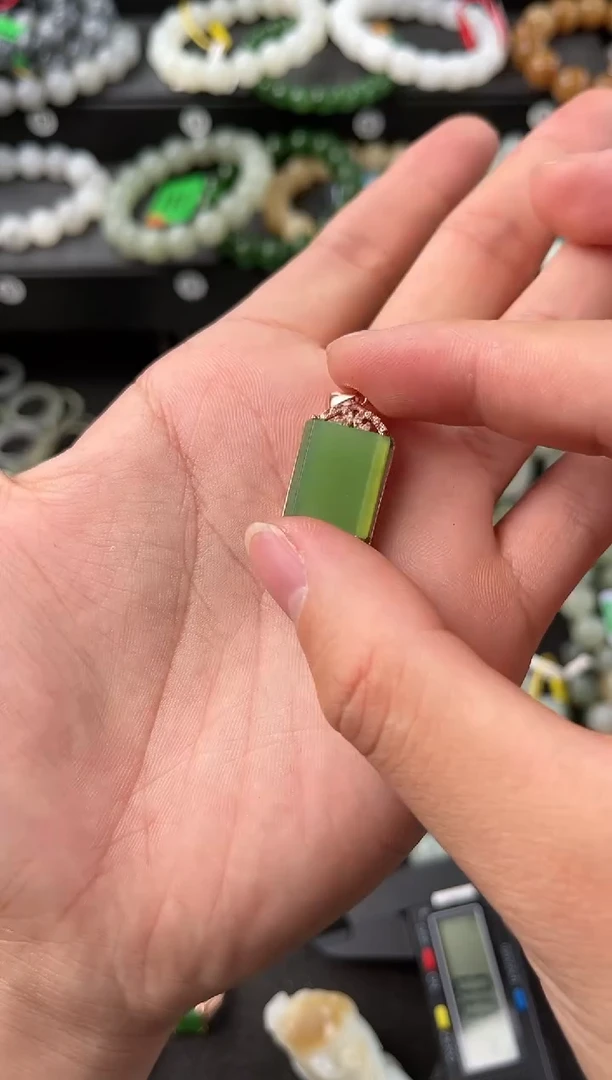 【闪购商品】和田玉吊坠未镶嵌俄碧方块吊坠微色差