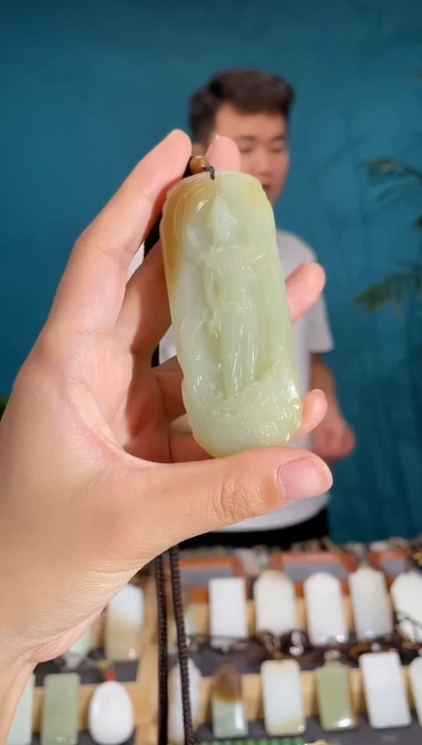 颈饰未镶嵌和田玉1
