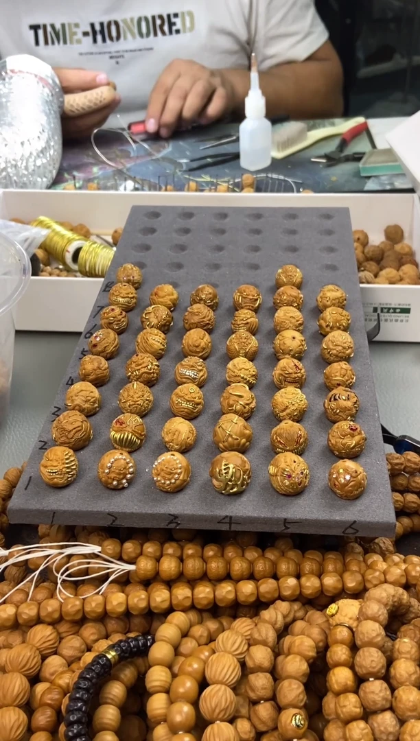 吊坠文玩核桃显**?恶僧