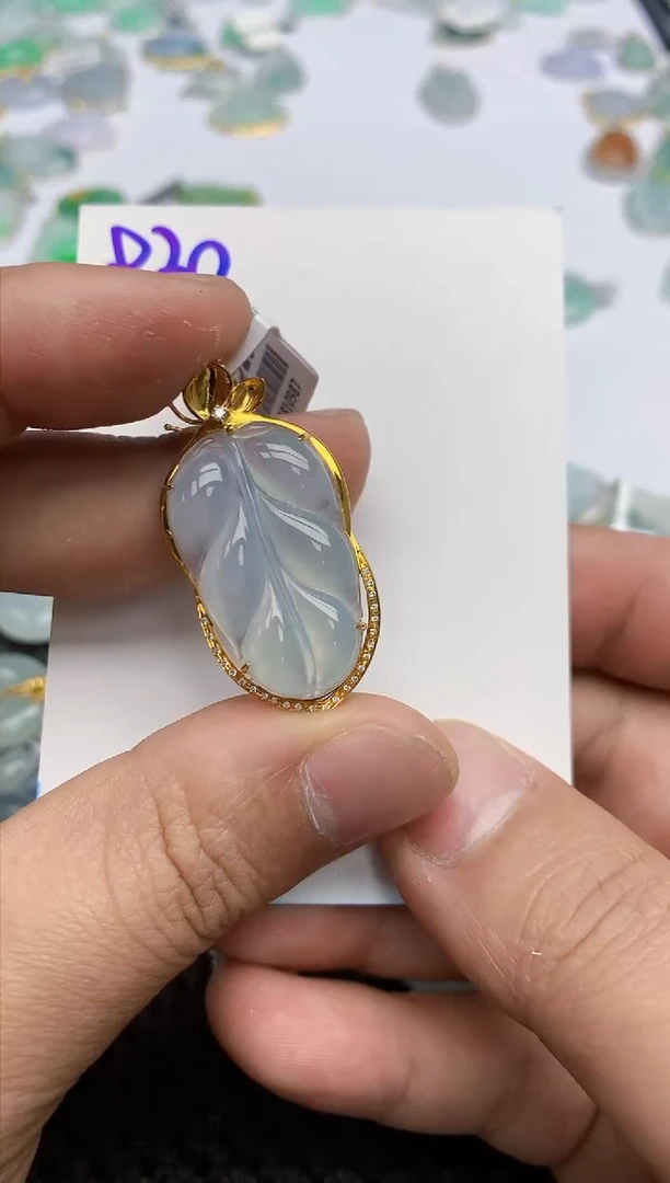 【闪购商品】翡翠颈饰18K金镶嵌天然翡翠A货