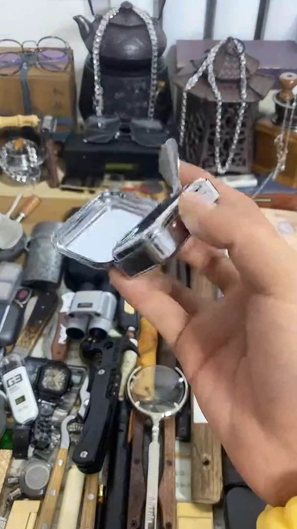 瓷片闪购商品  如图所示